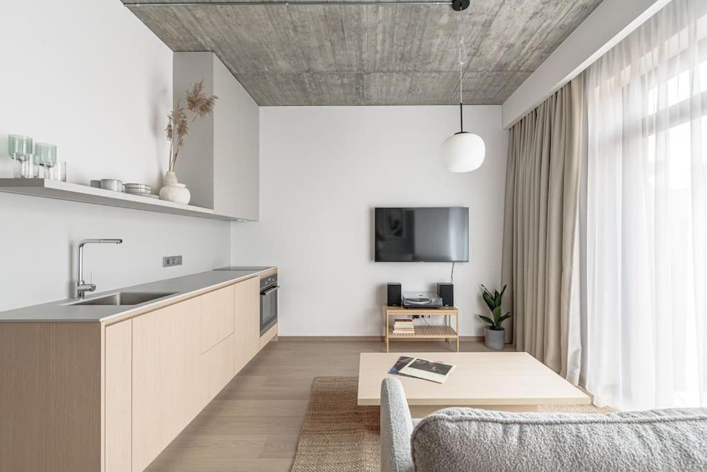 Ferienwohnung Cozy Japanese Oasis With Balcony, Gramophone, Netflix Wilna Exterior foto